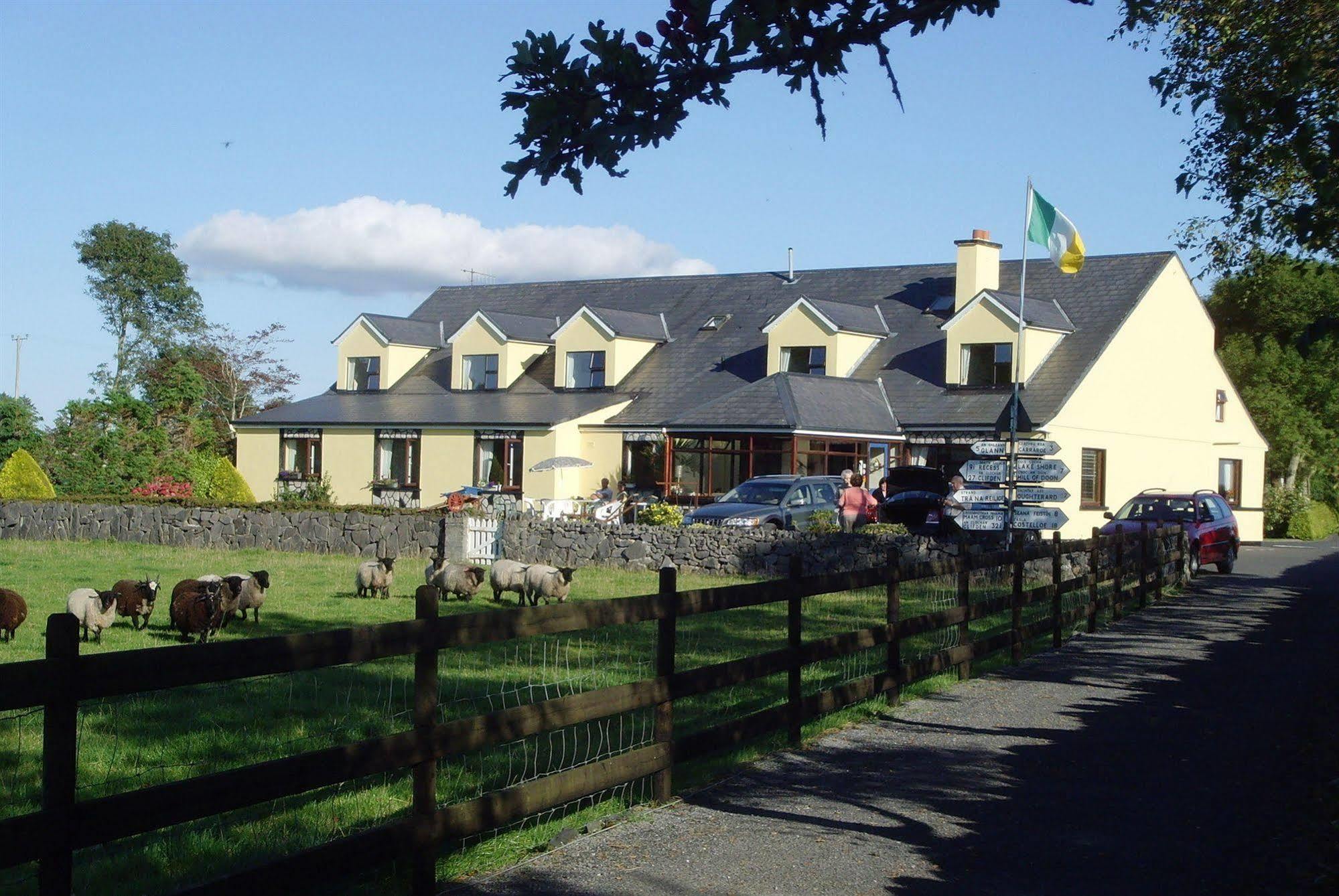 Corrib Wave Guesthouse Oughterard Esterno foto