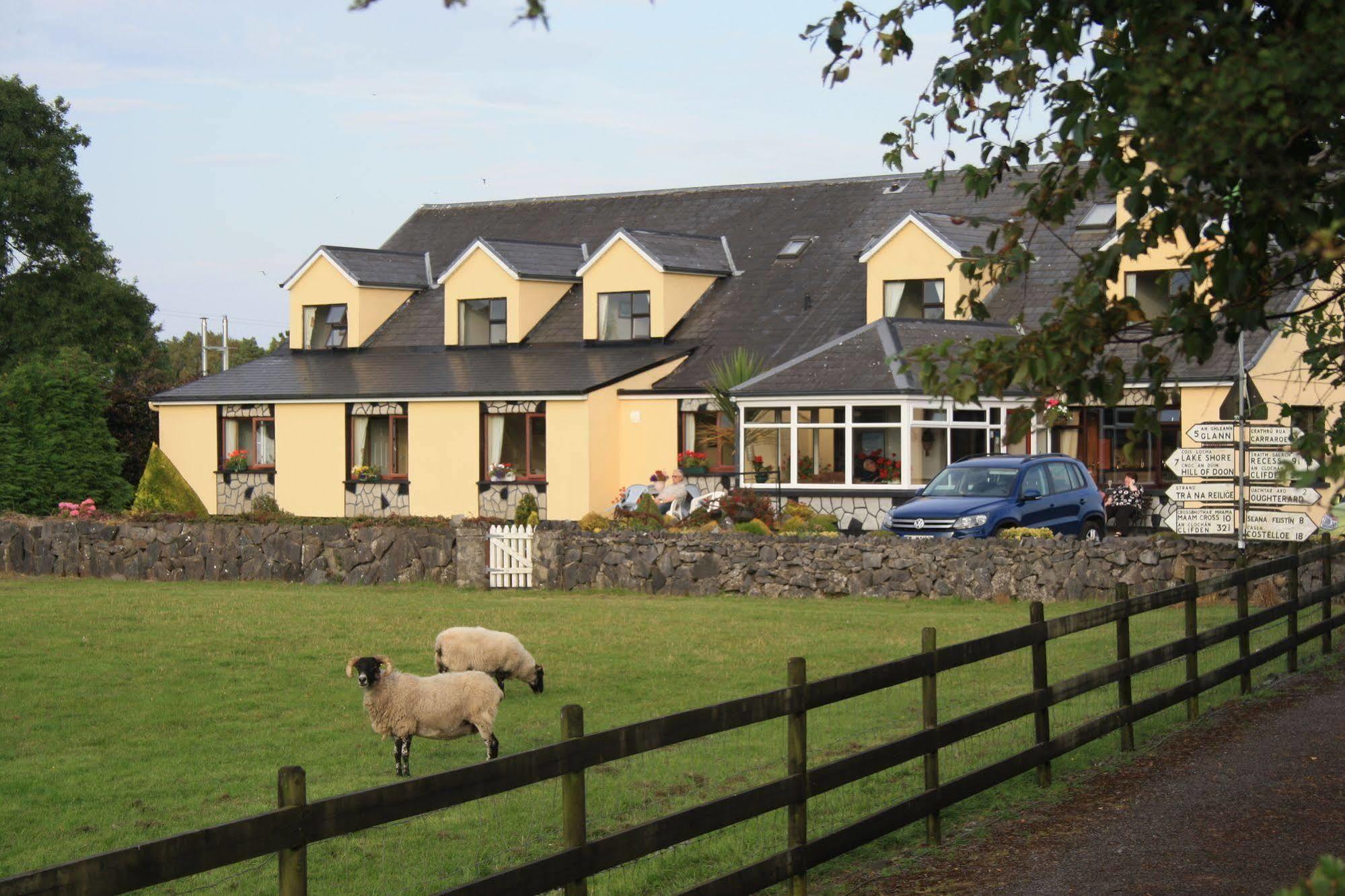 Corrib Wave Guesthouse Oughterard Esterno foto