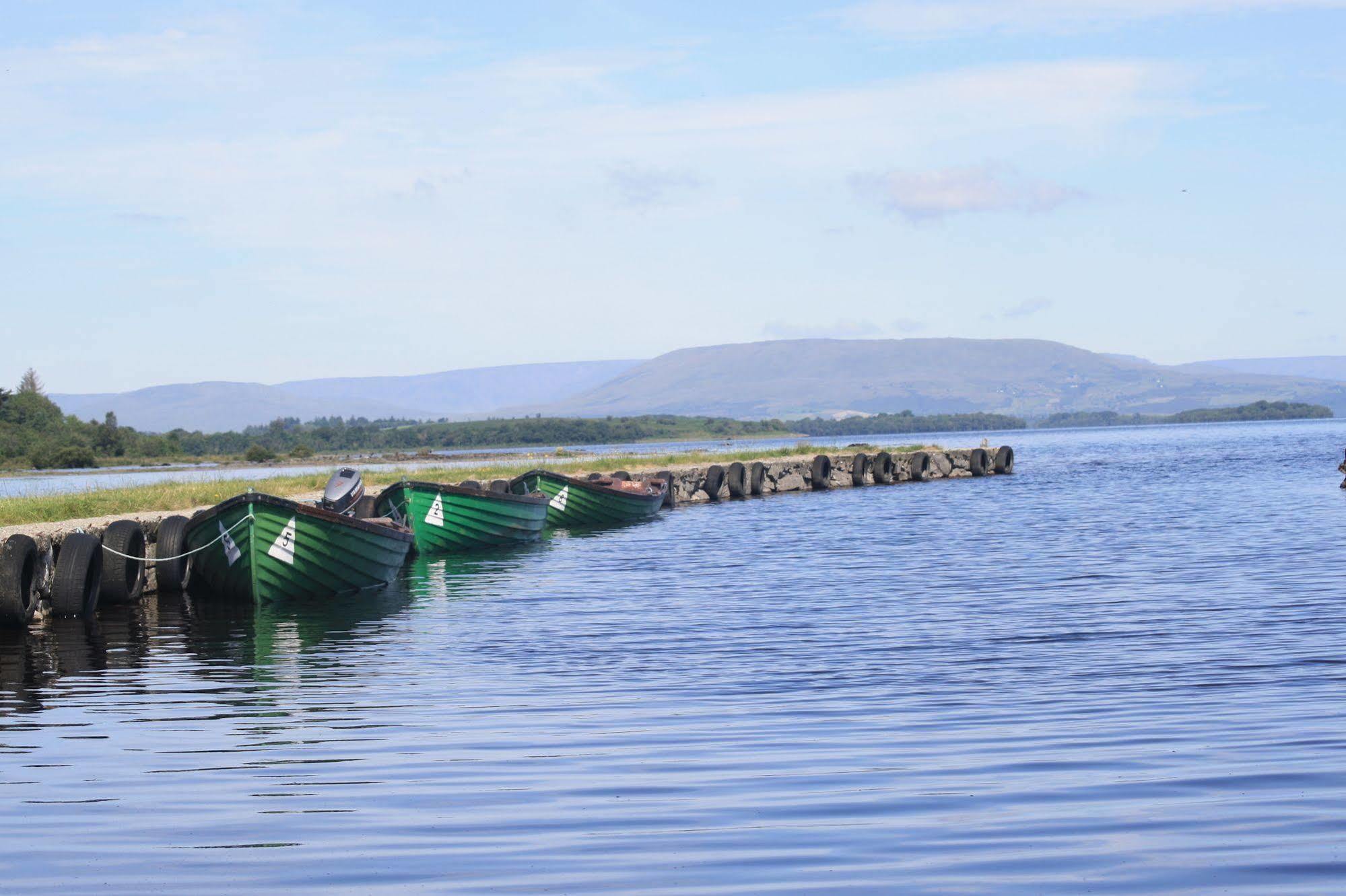 Corrib Wave Guesthouse Oughterard Esterno foto